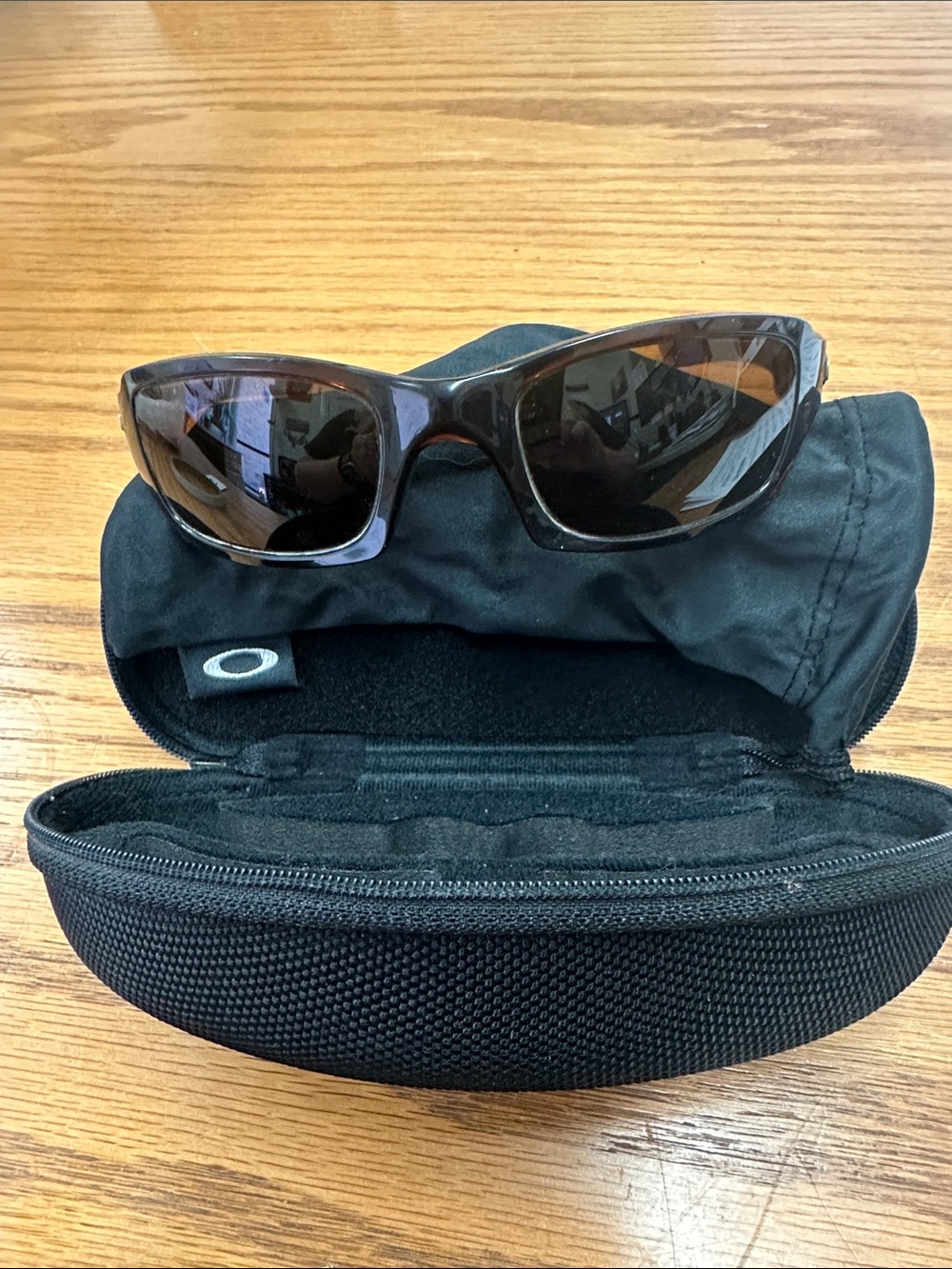 Oakley Men’s Brown polarized prescription Sunglasses with Protective Case/Sleeve